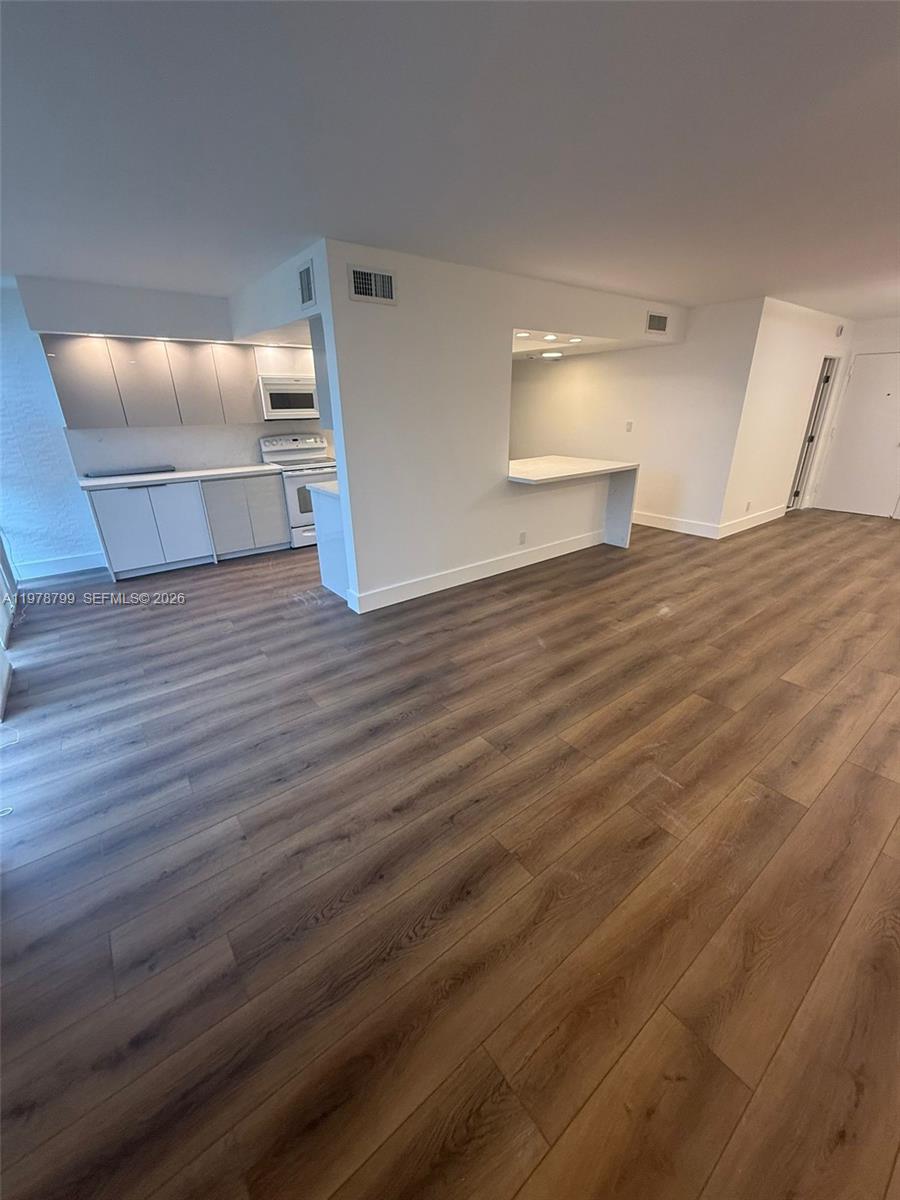 851 Three Islands Blvd 209