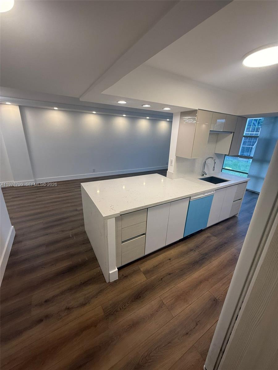 851 Three Islands Blvd 209