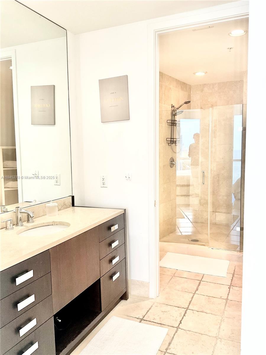 TRUMP ROYALE CONDO - Residential