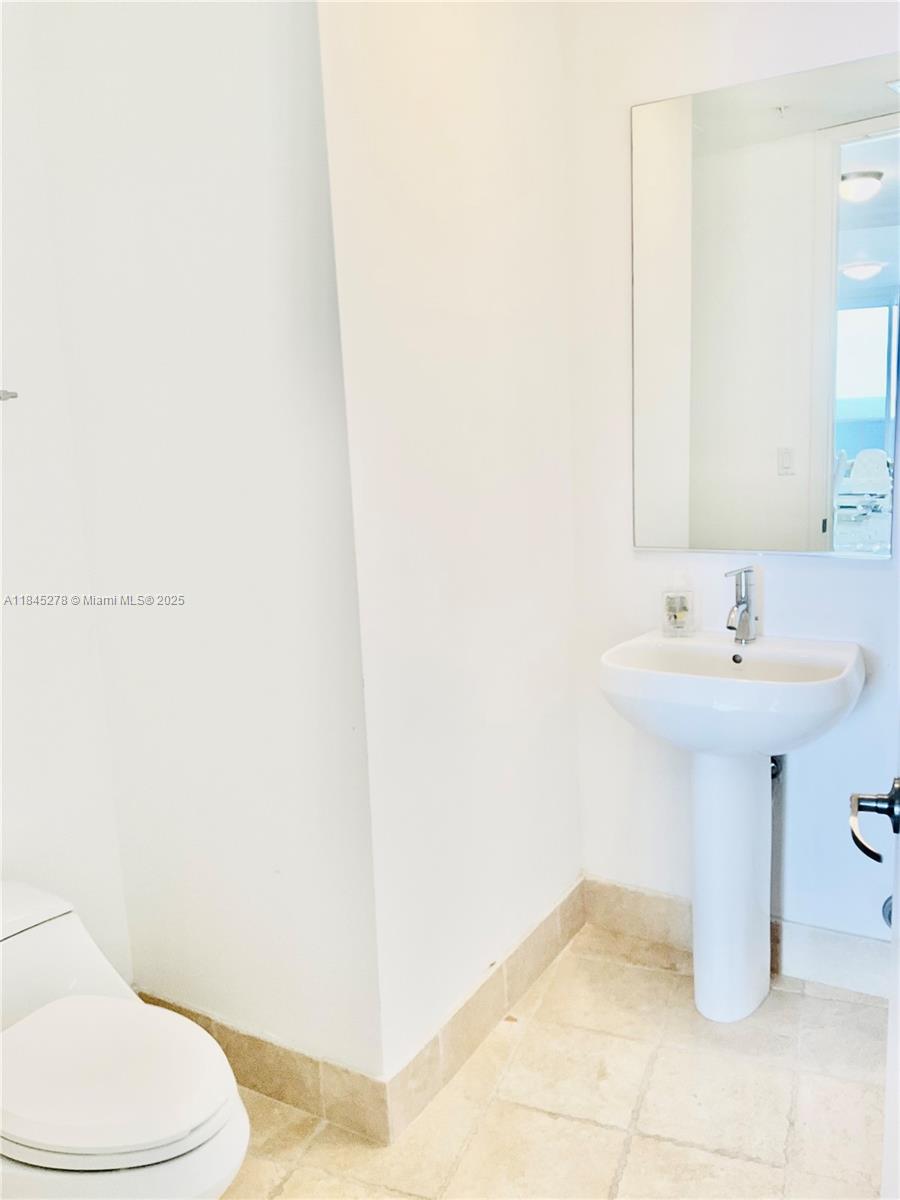 TRUMP ROYALE CONDO - Residential