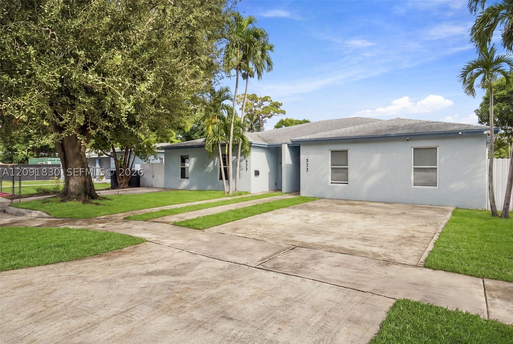 523-525 NW 106th St