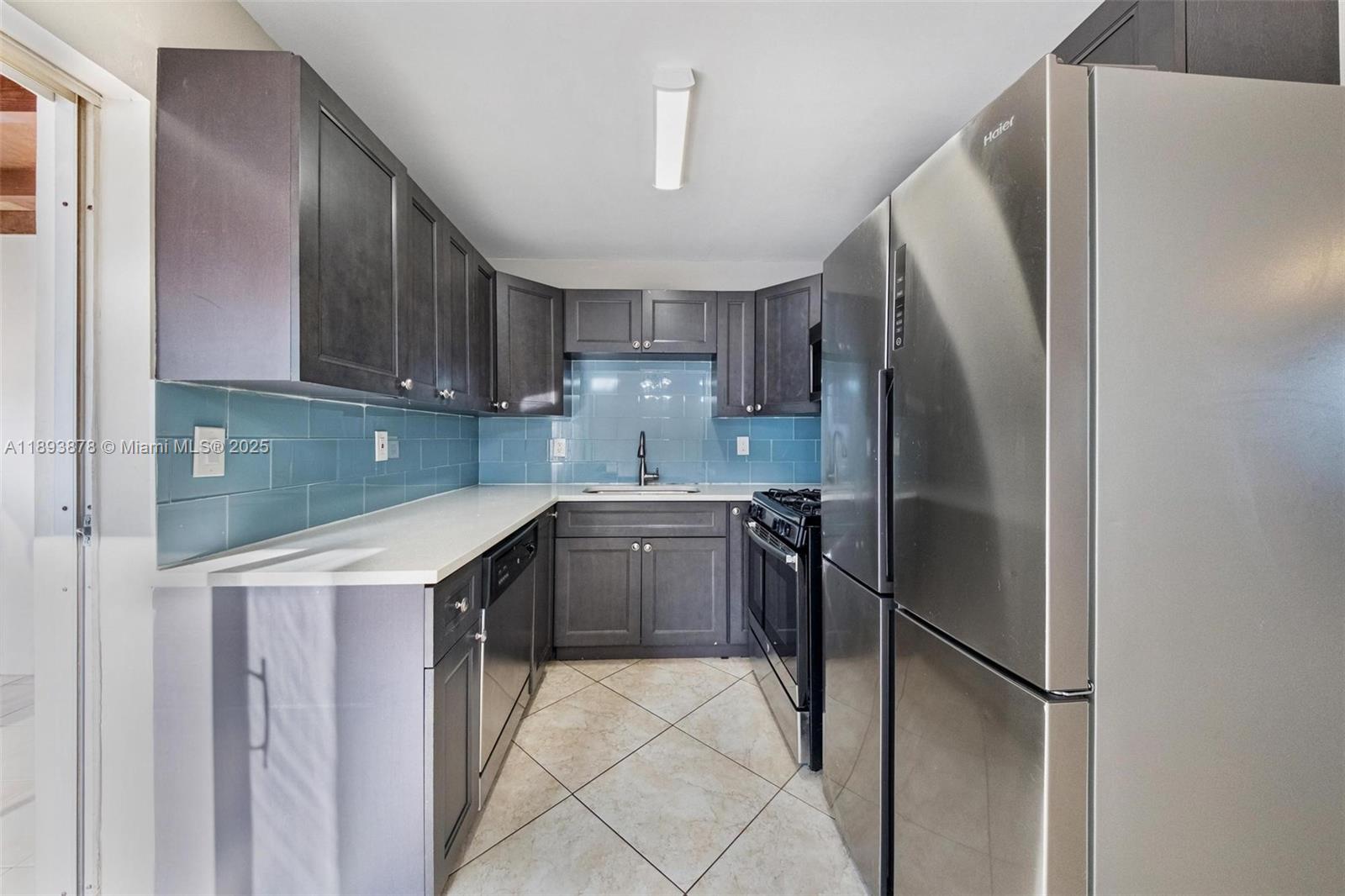 PALM BEACH CABANA COLONY - Residential