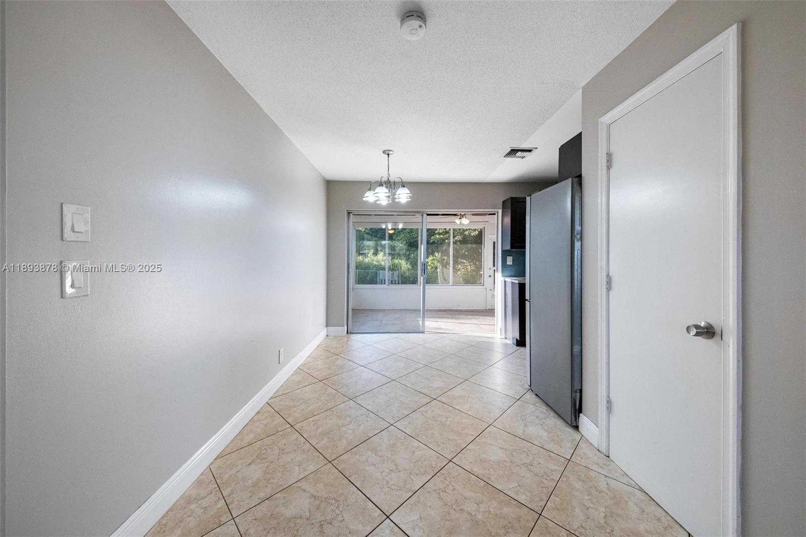 PALM BEACH CABANA COLONY - Residential