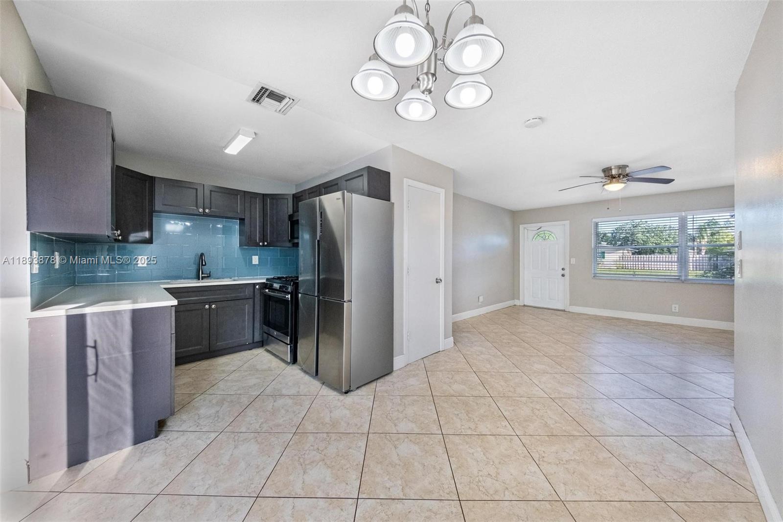 PALM BEACH CABANA COLONY - Residential