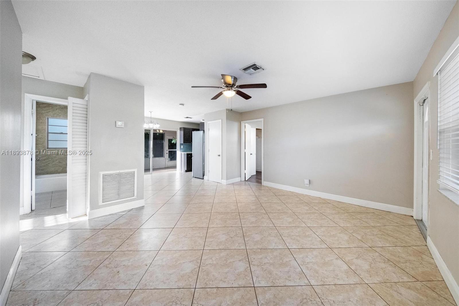 PALM BEACH CABANA COLONY - Residential