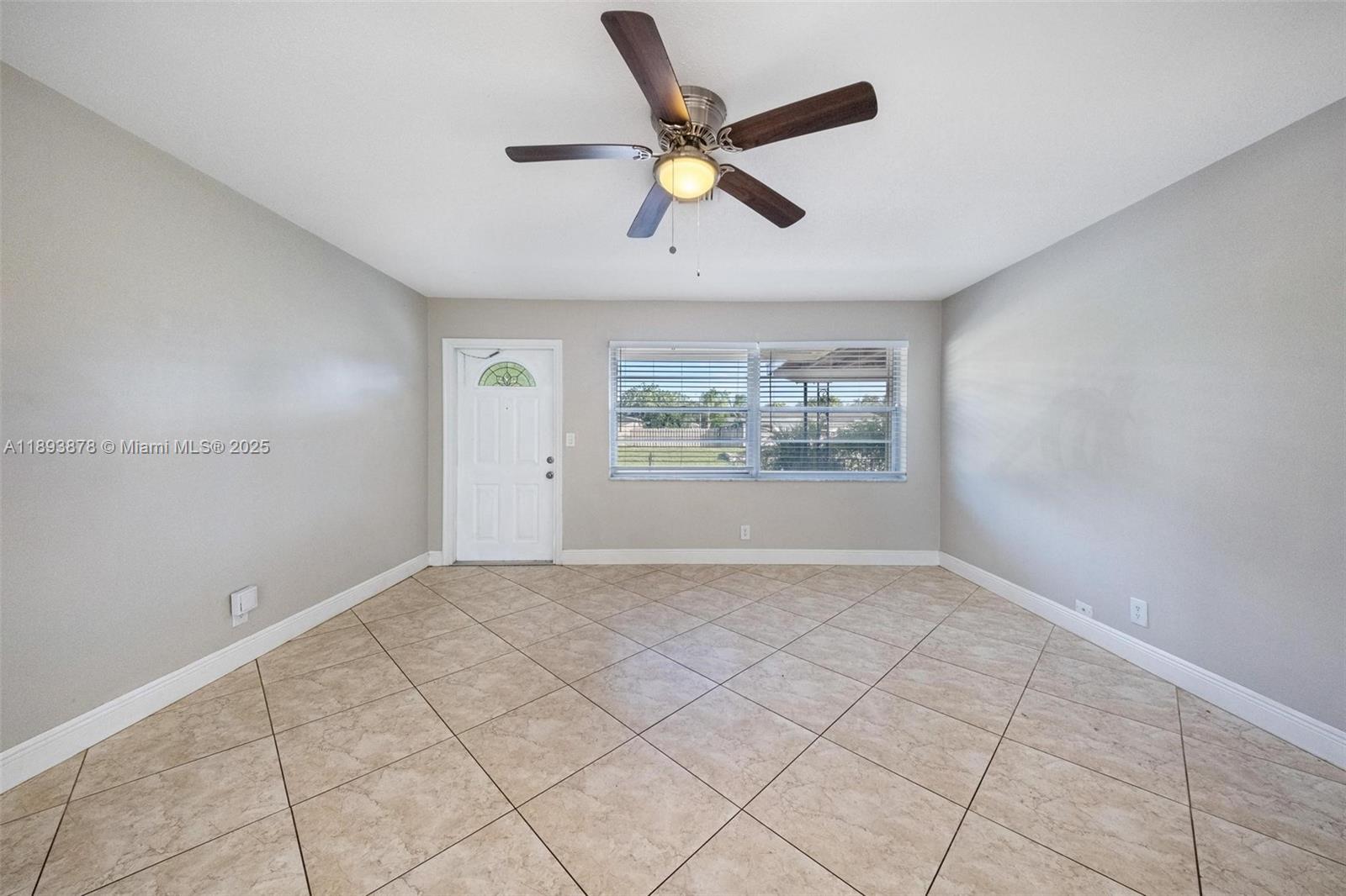 PALM BEACH CABANA COLONY - Residential