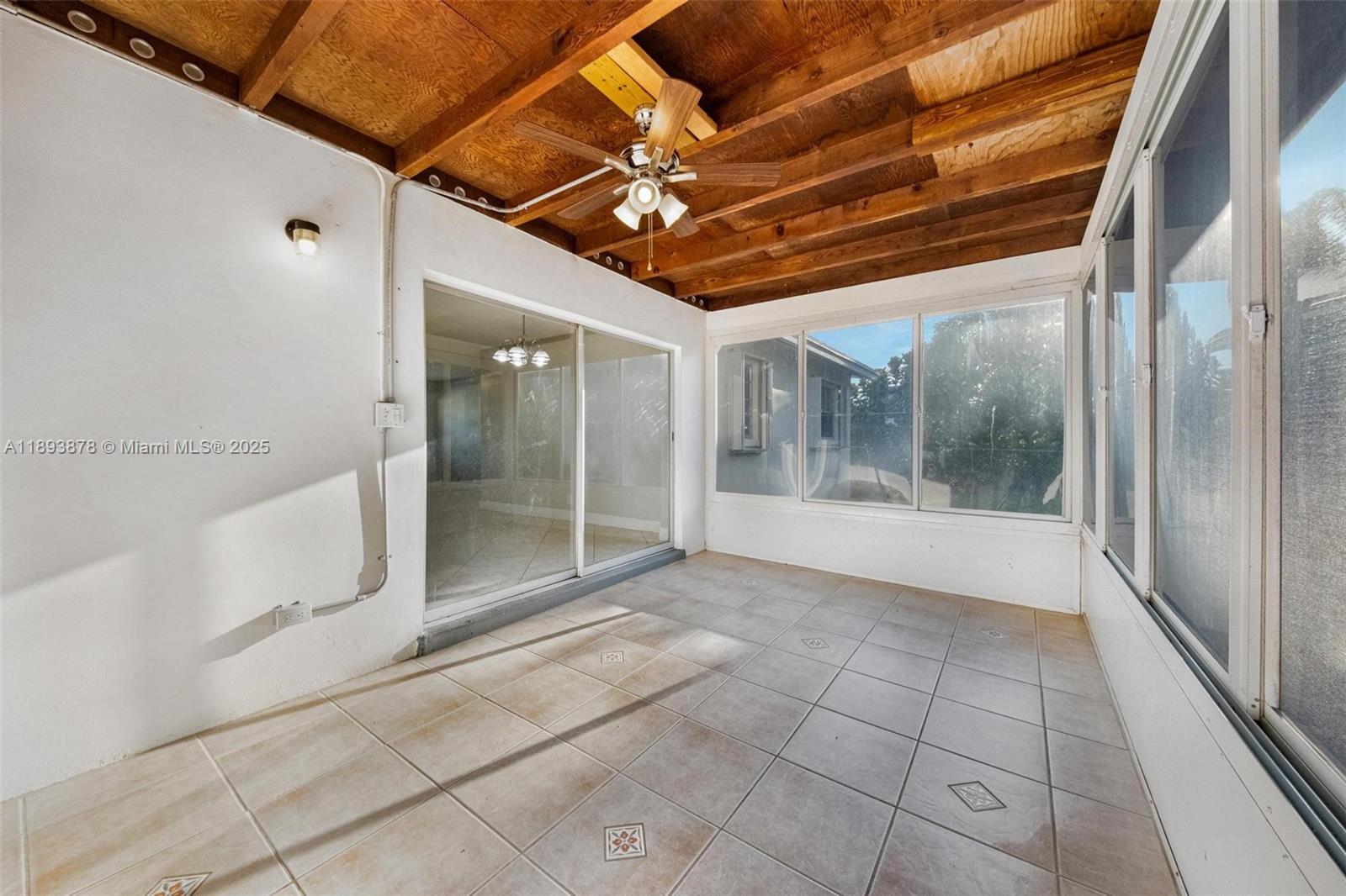 PALM BEACH CABANA COLONY - Residential