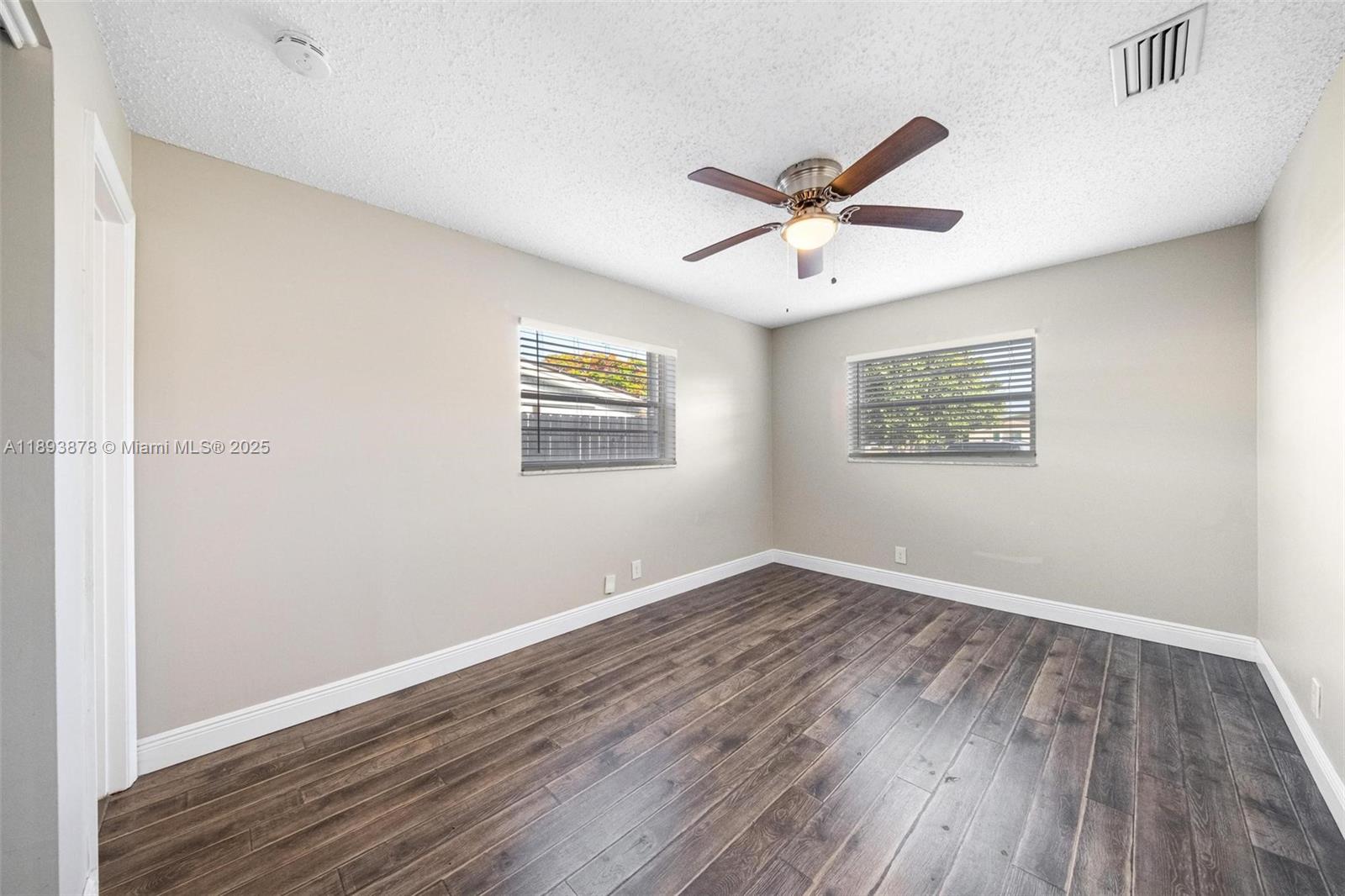 PALM BEACH CABANA COLONY - Residential