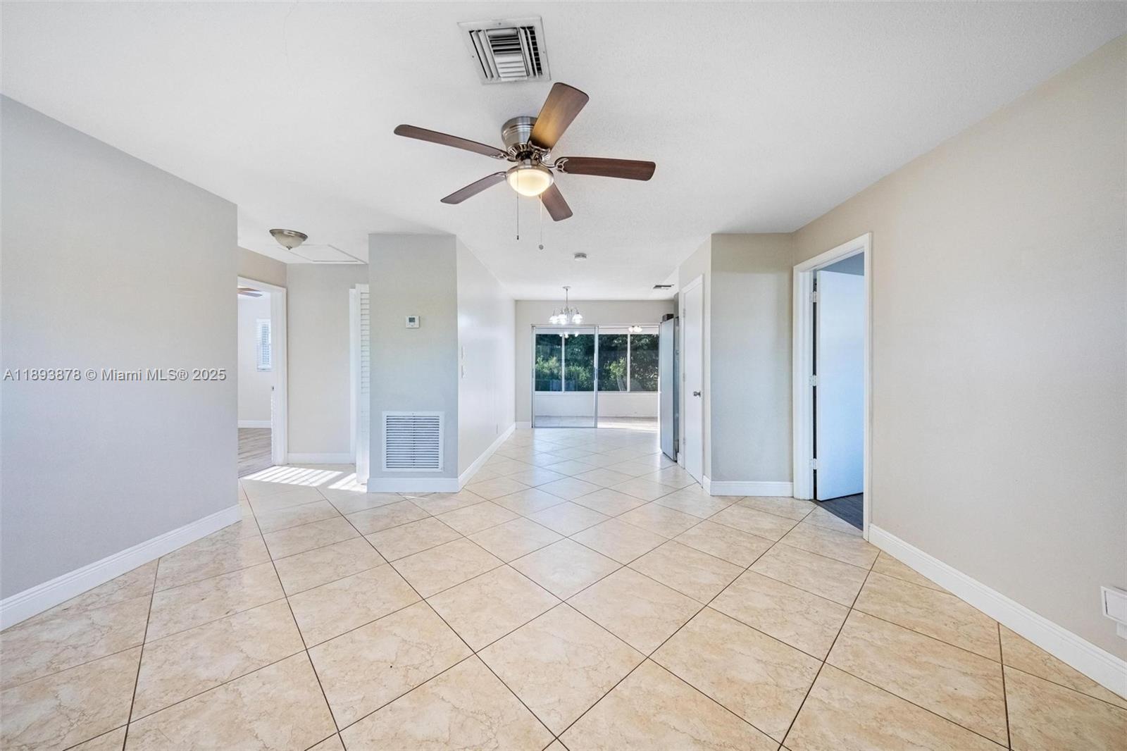 PALM BEACH CABANA COLONY - Residential