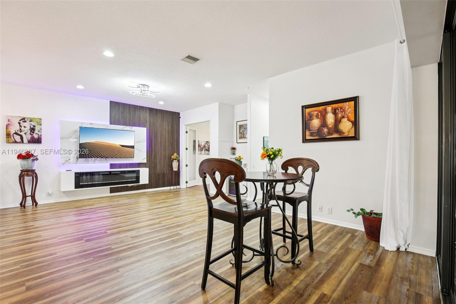 CHELSEA OAKS PHS II & III - Residential