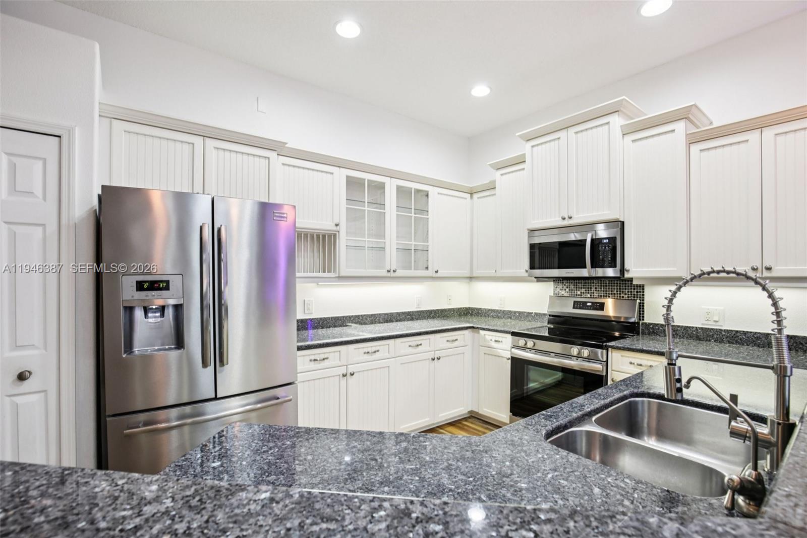 CHELSEA OAKS PHS II & III - Residential