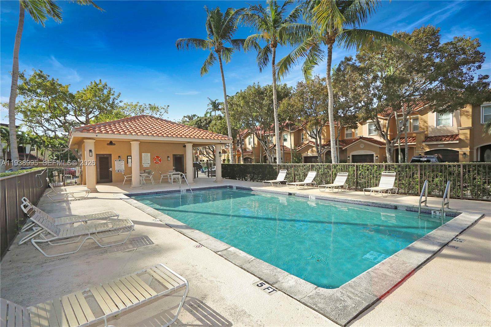 VILLA CASTILLO - Residential