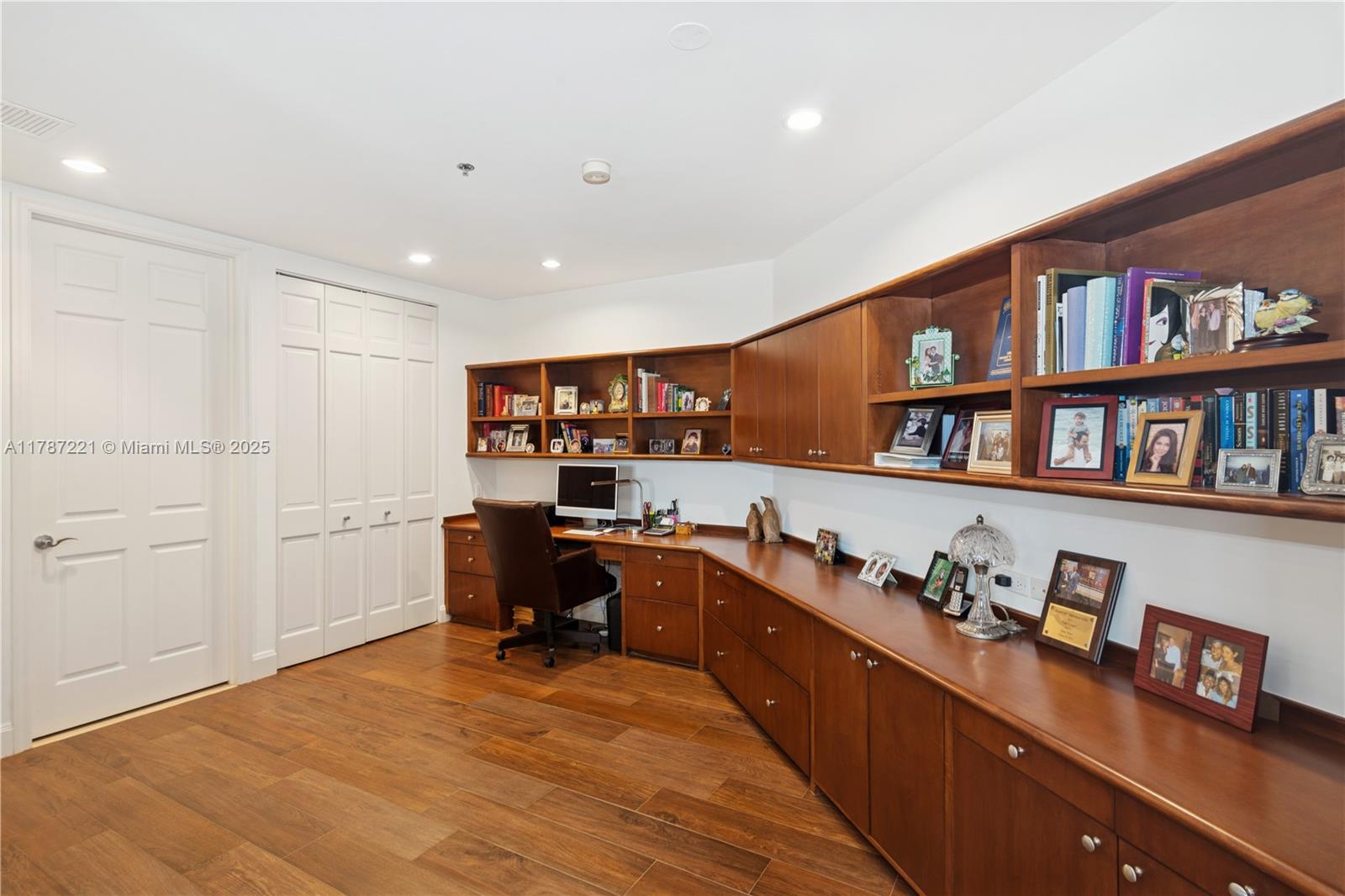 DEERING BAY CONDO I - Residential