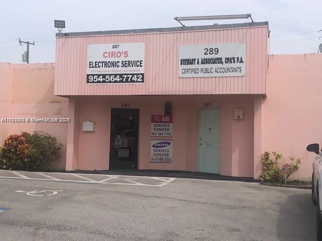 Accounting 30 Plus years closed. 3 private offices, common area, storage room and bathroom. On Oakland Park Blvd, high traffic count only 1/2 mile east of I-95 and 2 blocks east of Andrews Ave. This unit could be used again as an office, professional or for retail. Owner is also willing to consider a sale of the building.