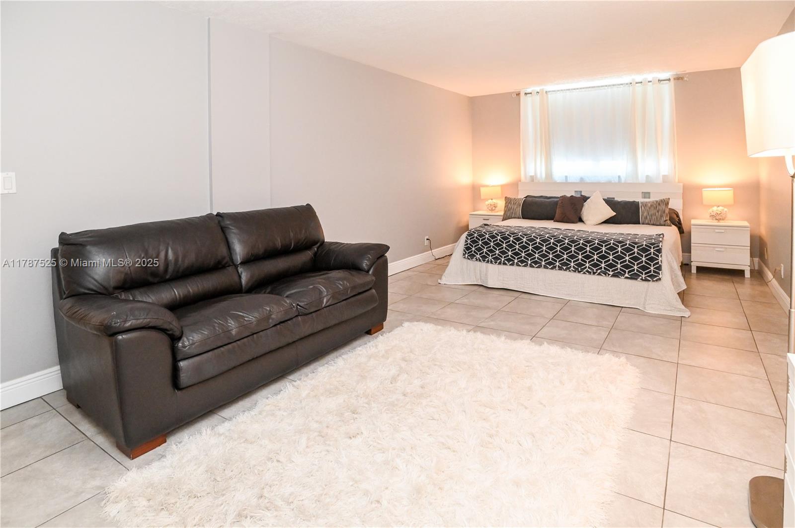 DANIANS SOUTH CONDO - Residential