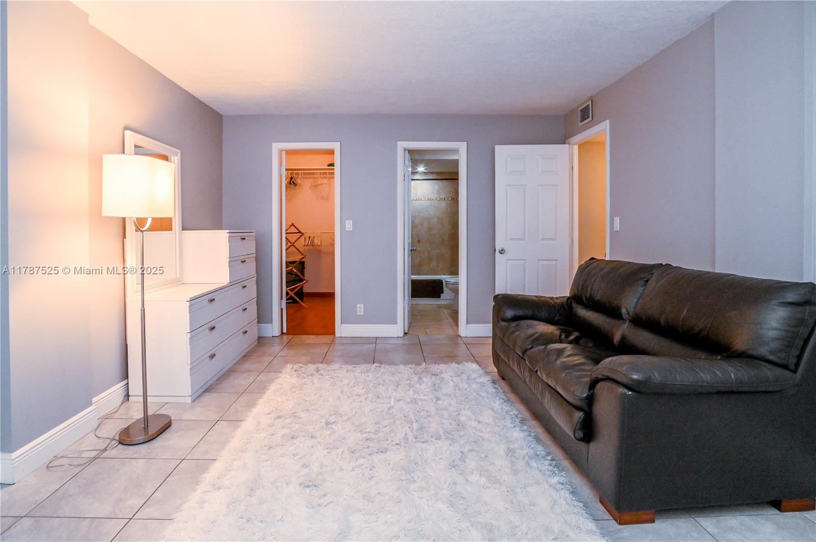DANIANS SOUTH CONDO - Residential