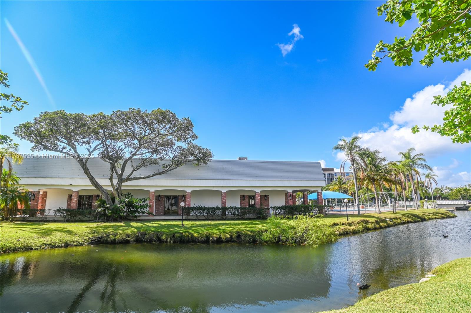 DANIANS SOUTH CONDO - Residential