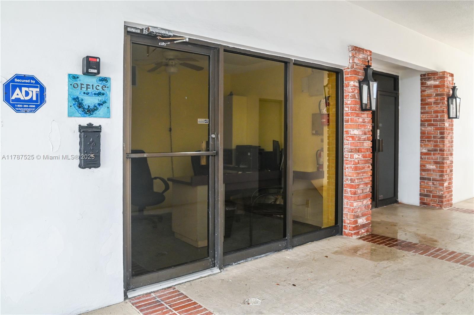 DANIANS SOUTH CONDO - Residential