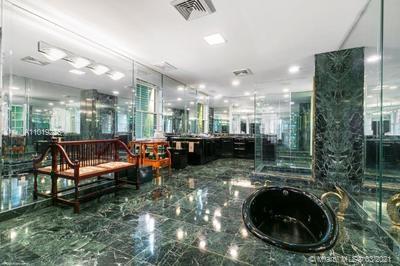 ISLE RIDGE LOT 5 - Residential