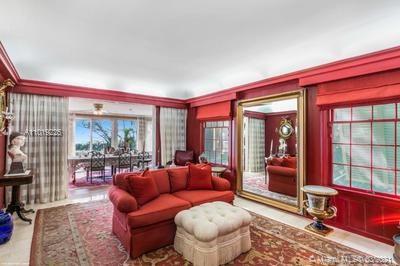 ISLE RIDGE LOT 5 - Residential