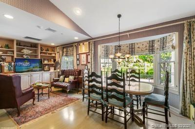 ISLE RIDGE LOT 5 - Residential