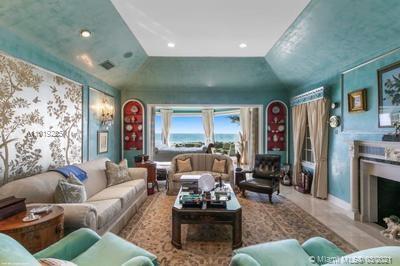 ISLE RIDGE LOT 5 - Residential