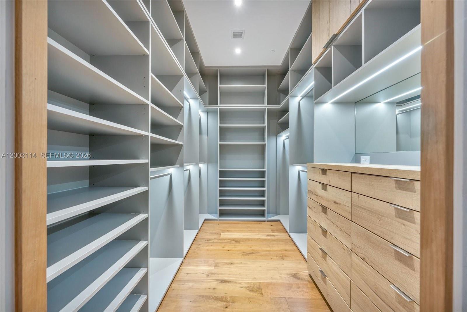 DINNER KEY - Residential