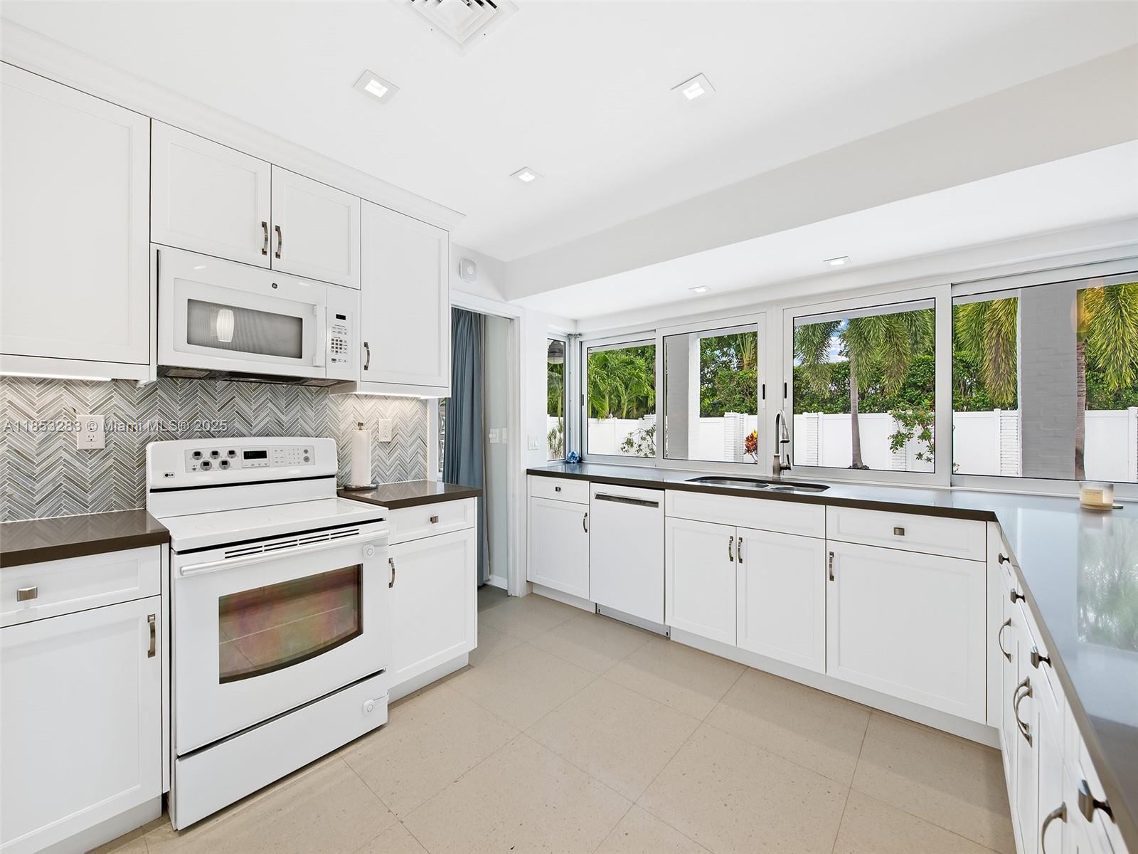 HOLLYWOOD HILLS 1965 - Residential