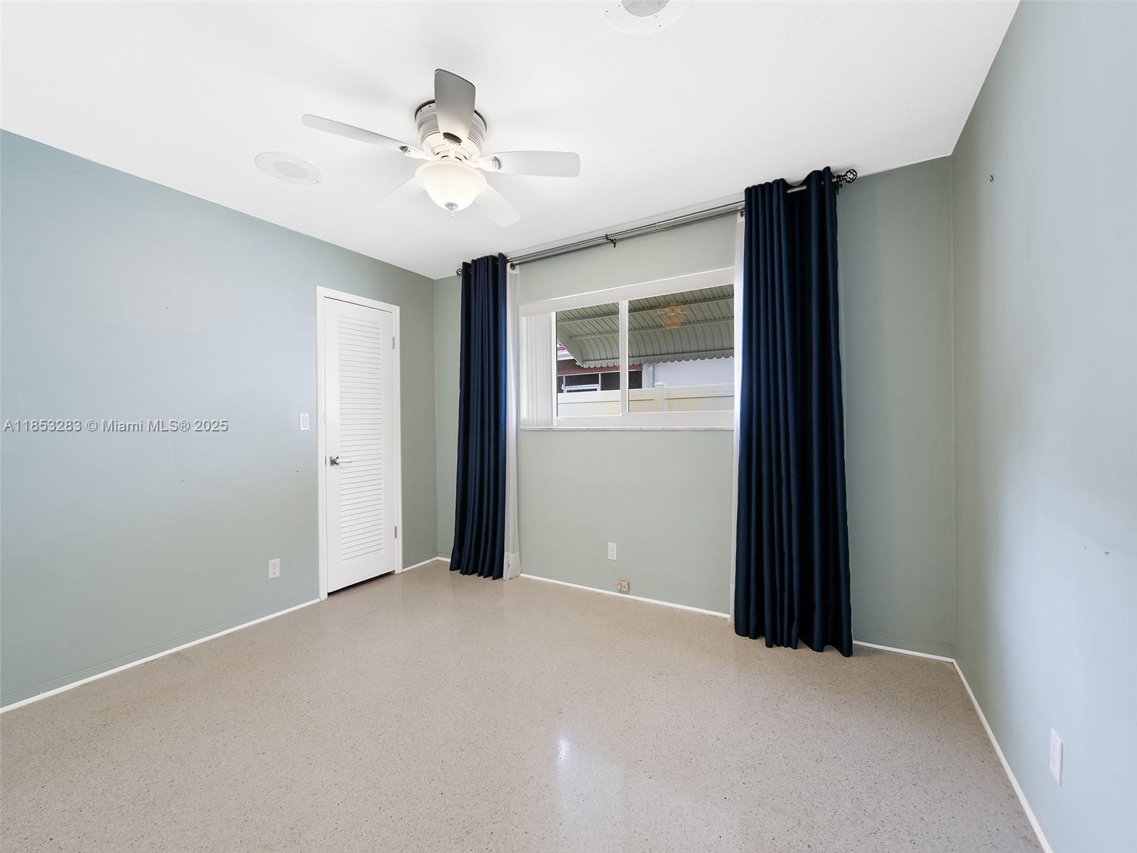 HOLLYWOOD HILLS 1965 - Residential