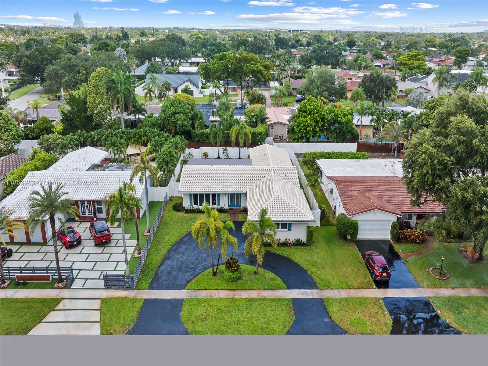 HOLLYWOOD HILLS 1965 - Residential