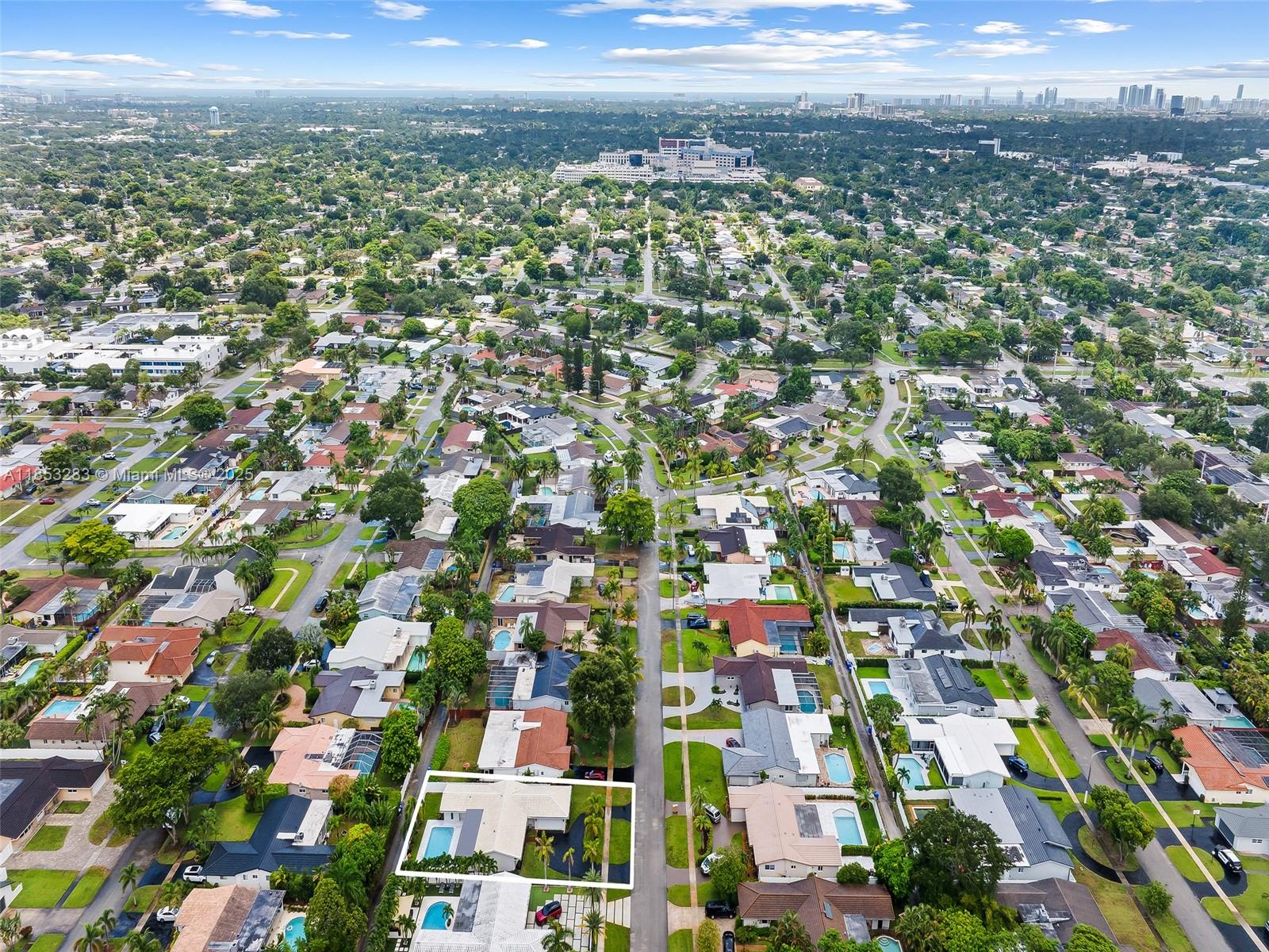 HOLLYWOOD HILLS 1965 - Residential