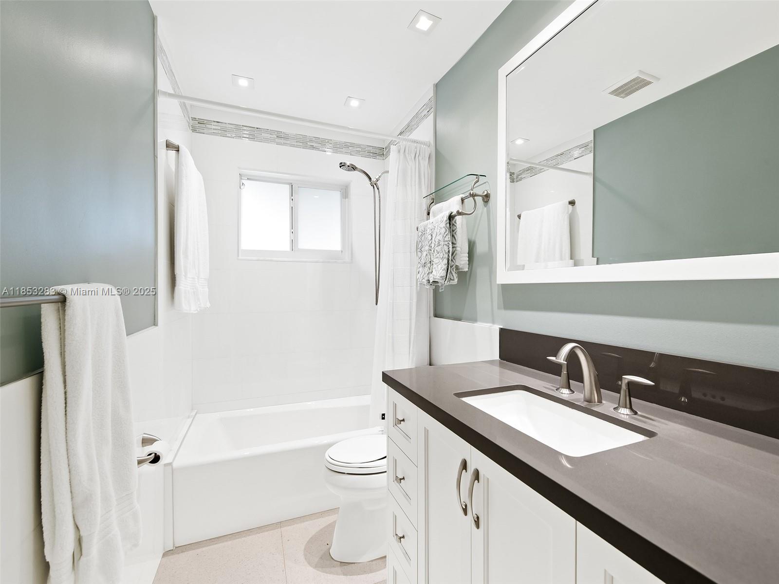 HOLLYWOOD HILLS 1965 - Residential