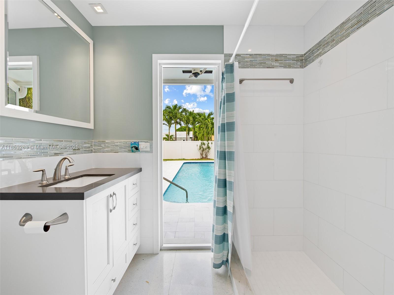 HOLLYWOOD HILLS 1965 - Residential