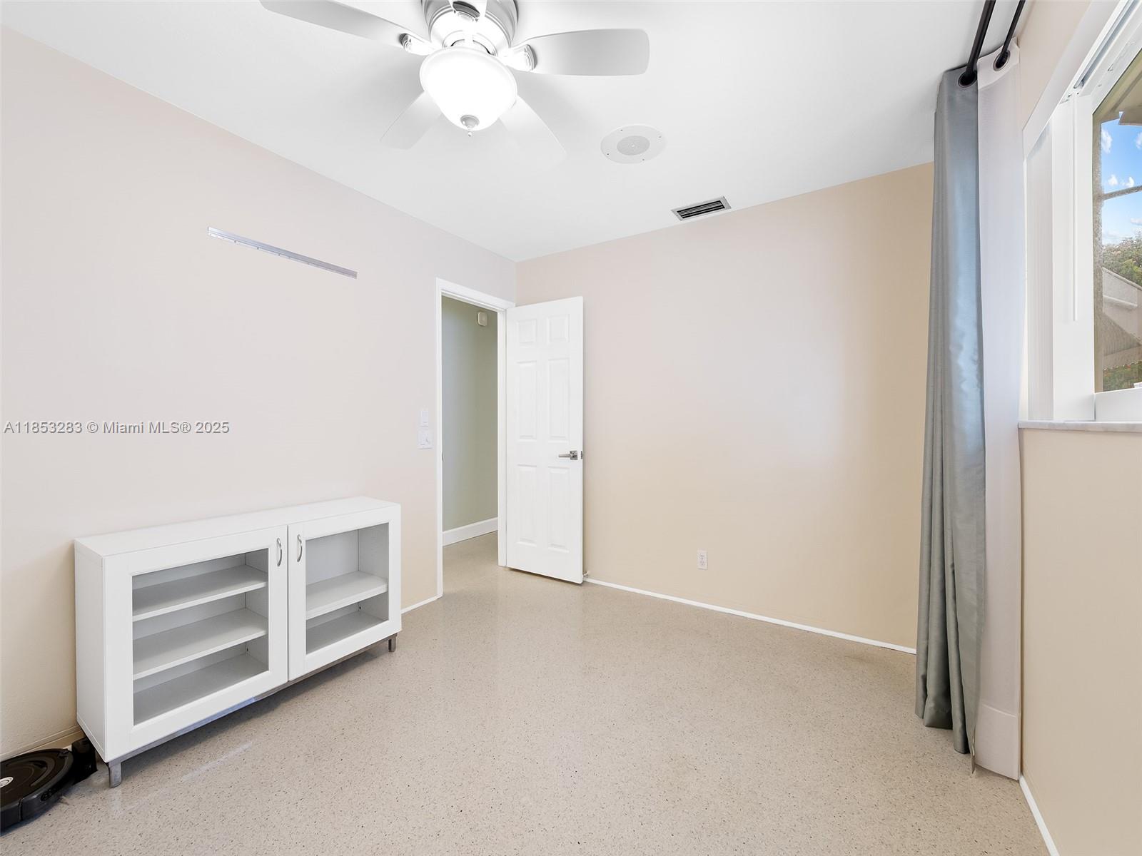 HOLLYWOOD HILLS 1965 - Residential