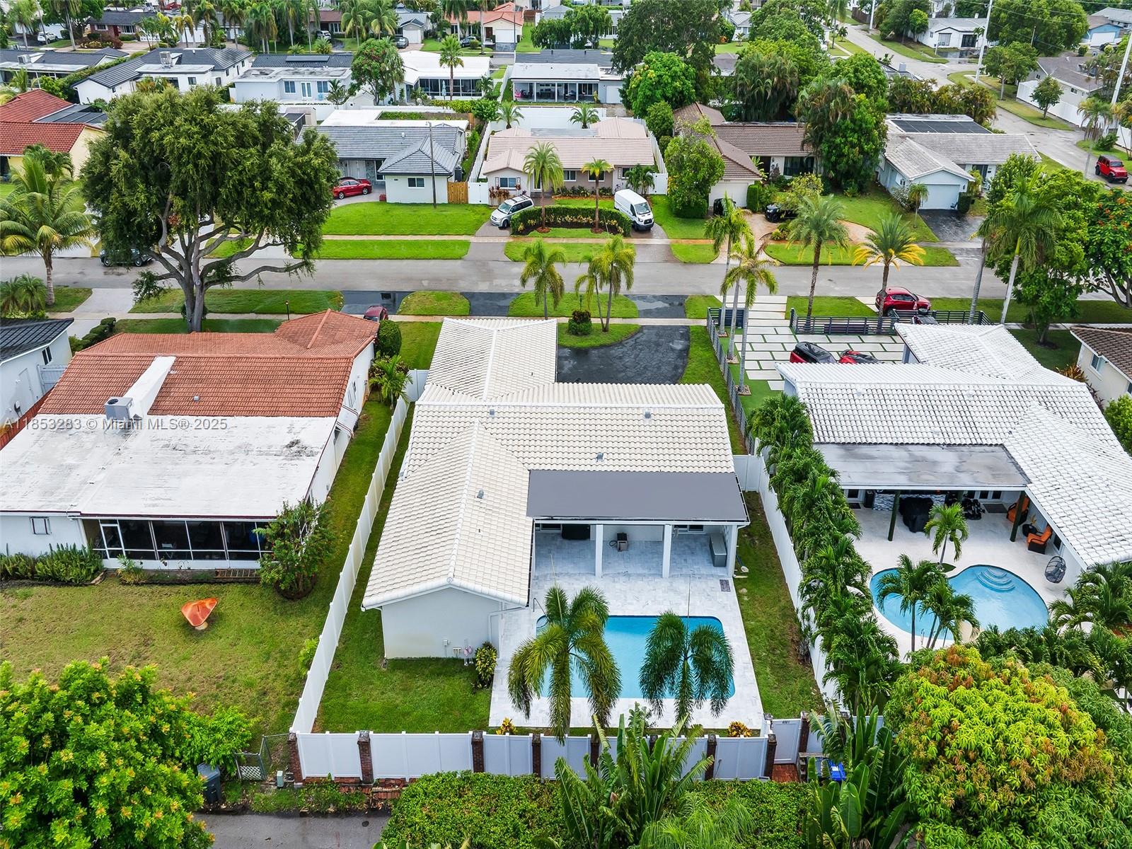 HOLLYWOOD HILLS 1965 - Residential