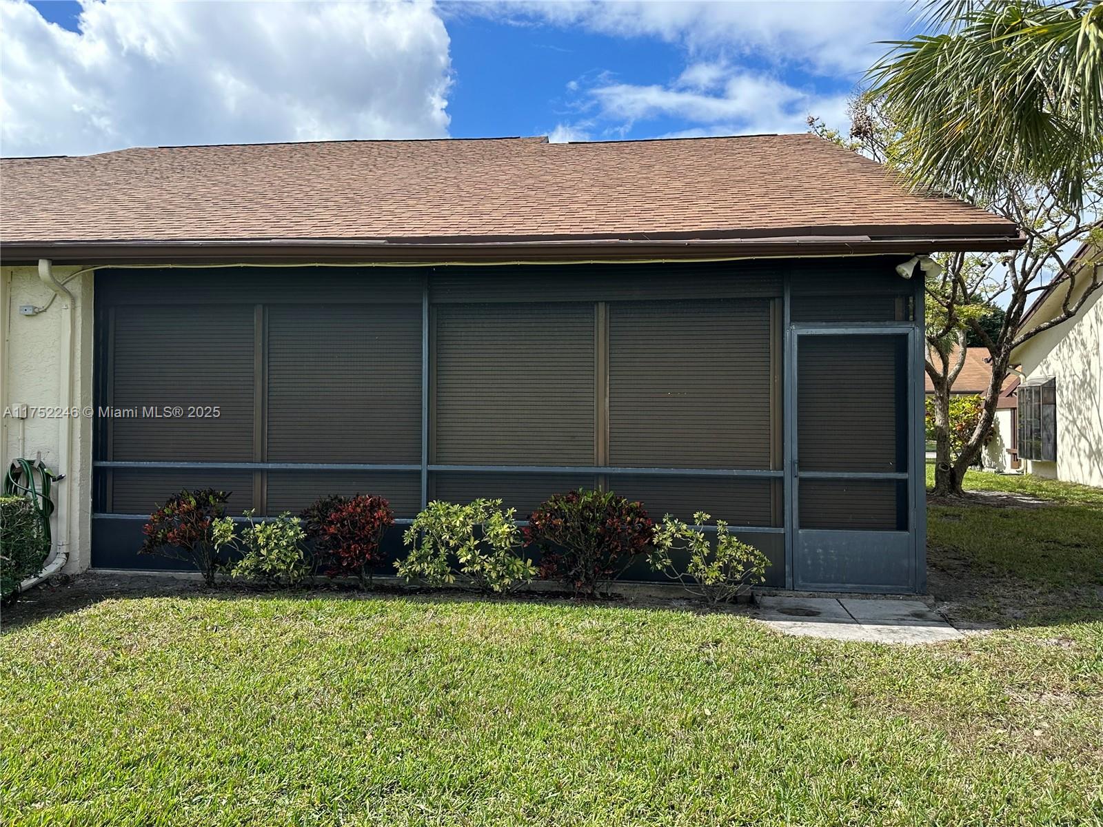 MEED RACQUET CLUB 4 - Residential