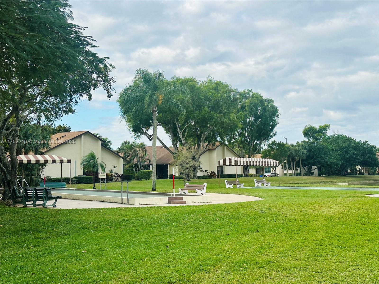 MEED RACQUET CLUB 4 - Residential