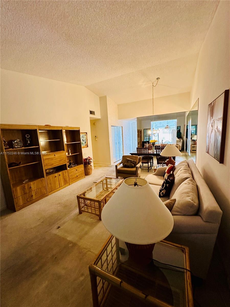 MEED RACQUET CLUB 4 - Residential