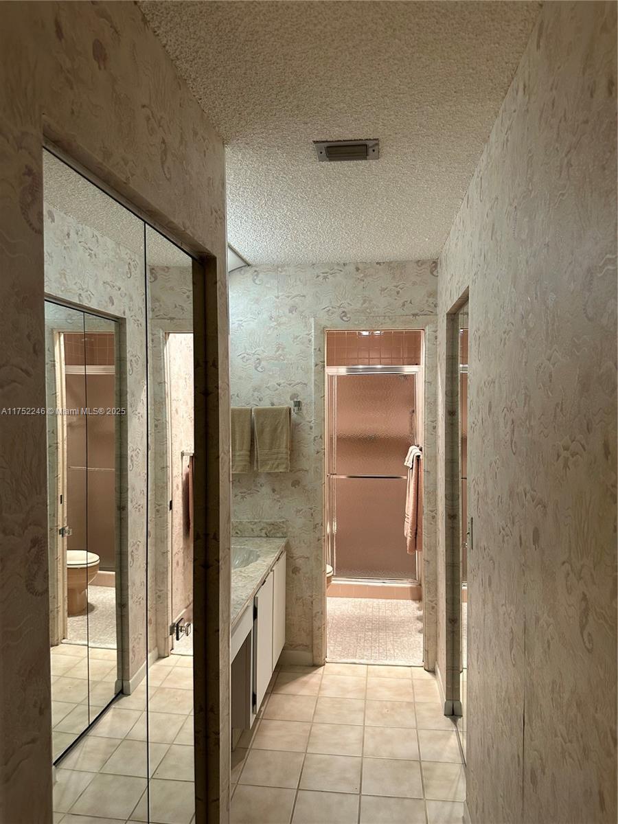 MEED RACQUET CLUB 4 - Residential