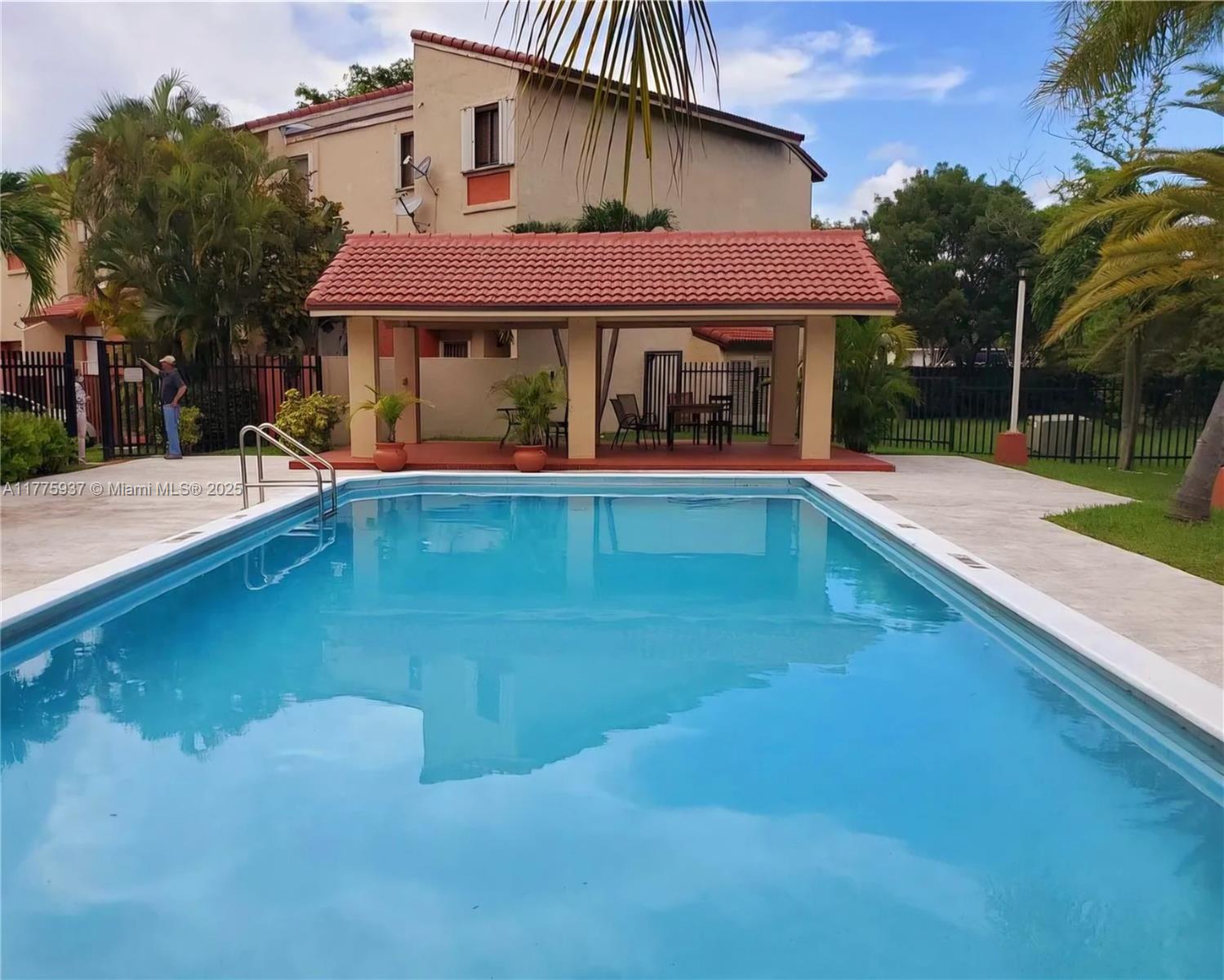 WINDSONG LAKES CONDO - Residential