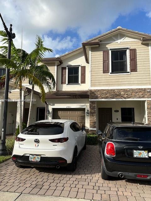 5943 Mustang Mnr, Davie, Broward County, Florida - 3 Bedrooms  
3 Bathrooms - 