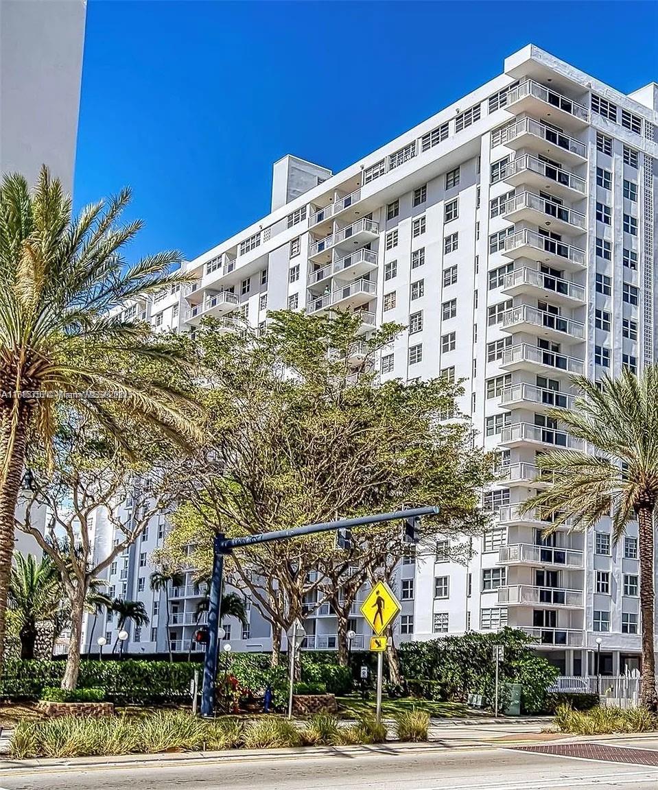 PLAZA TOWERS SOUTH CONDO - Residential Lease