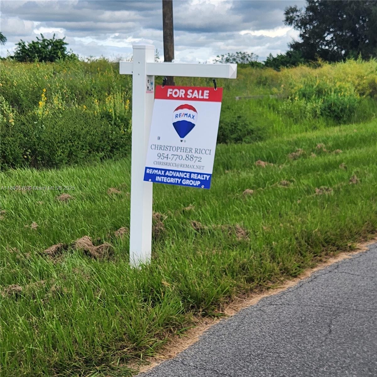 Lkes Edge Ranch - Land