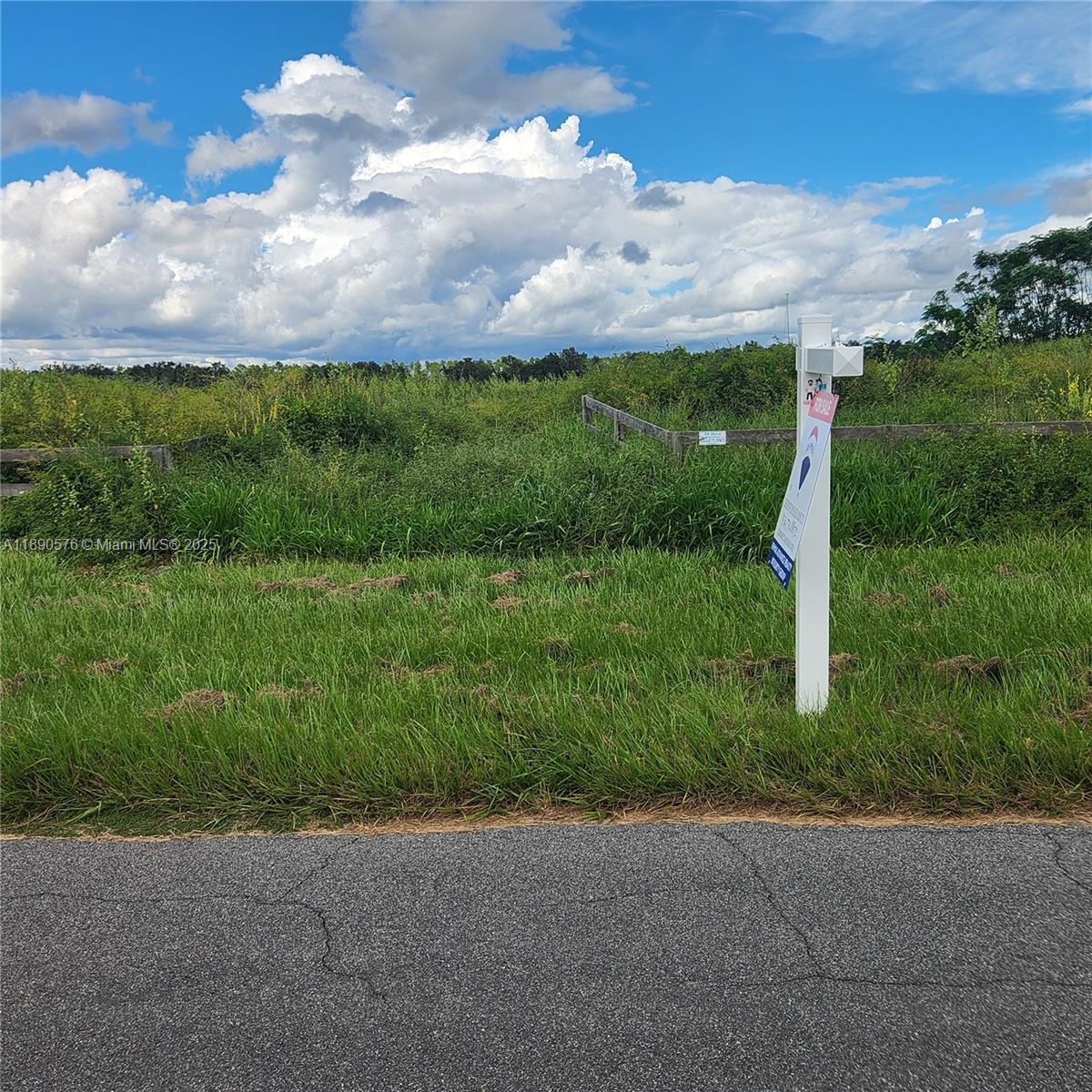 Lkes Edge Ranch - Land