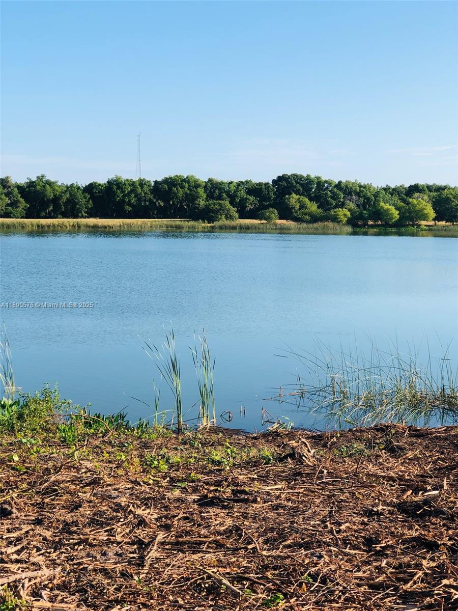 Lkes Edge Ranch - Land