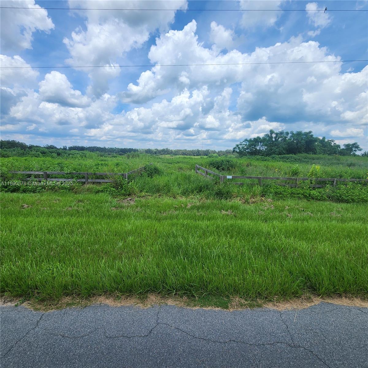 Lkes Edge Ranch - Land