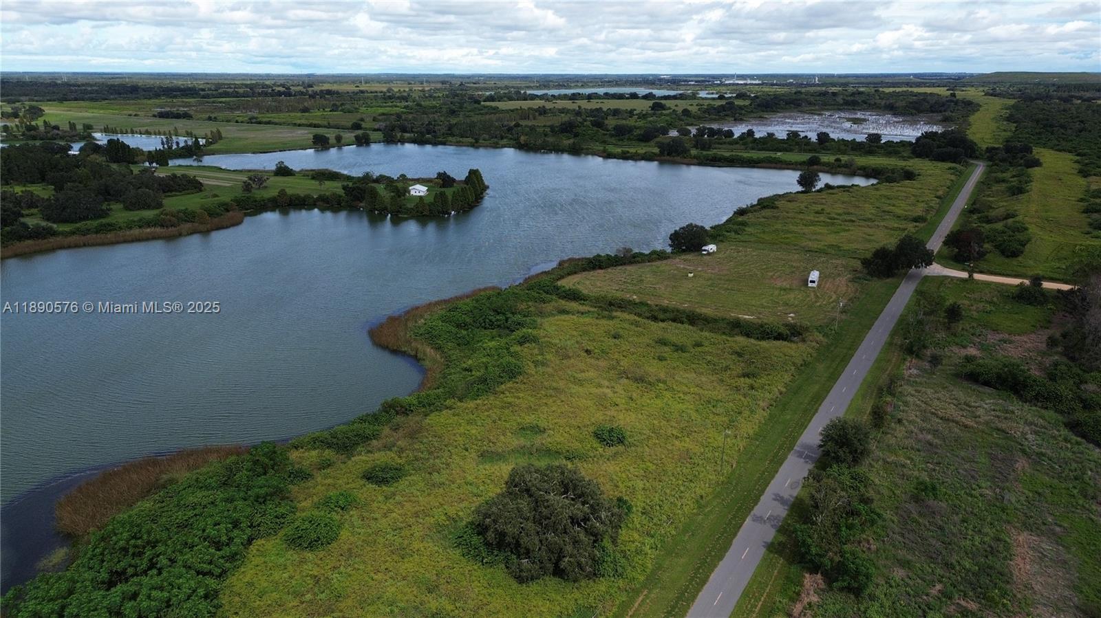 Lkes Edge Ranch - Land