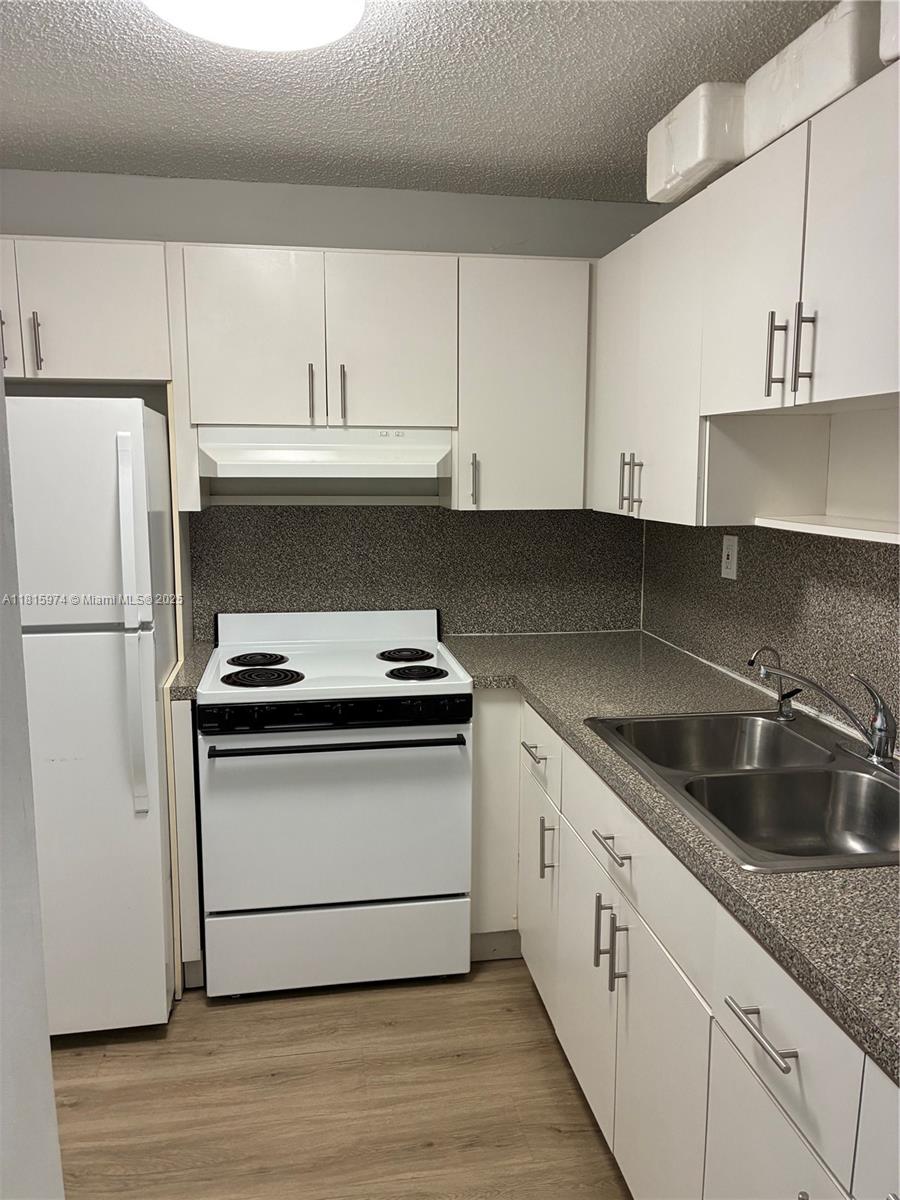 Rental Property at 4675 W 18th Ct 211, Hialeah, Miami-Dade County, Florida - Bedrooms: 2 
Bathrooms: 2  - $2,200 MO.