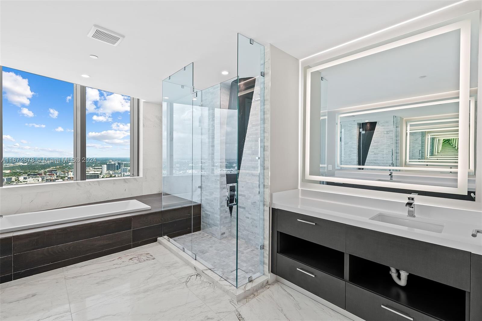 PARAMOUNT MIAMI WORLDCENT - Residential