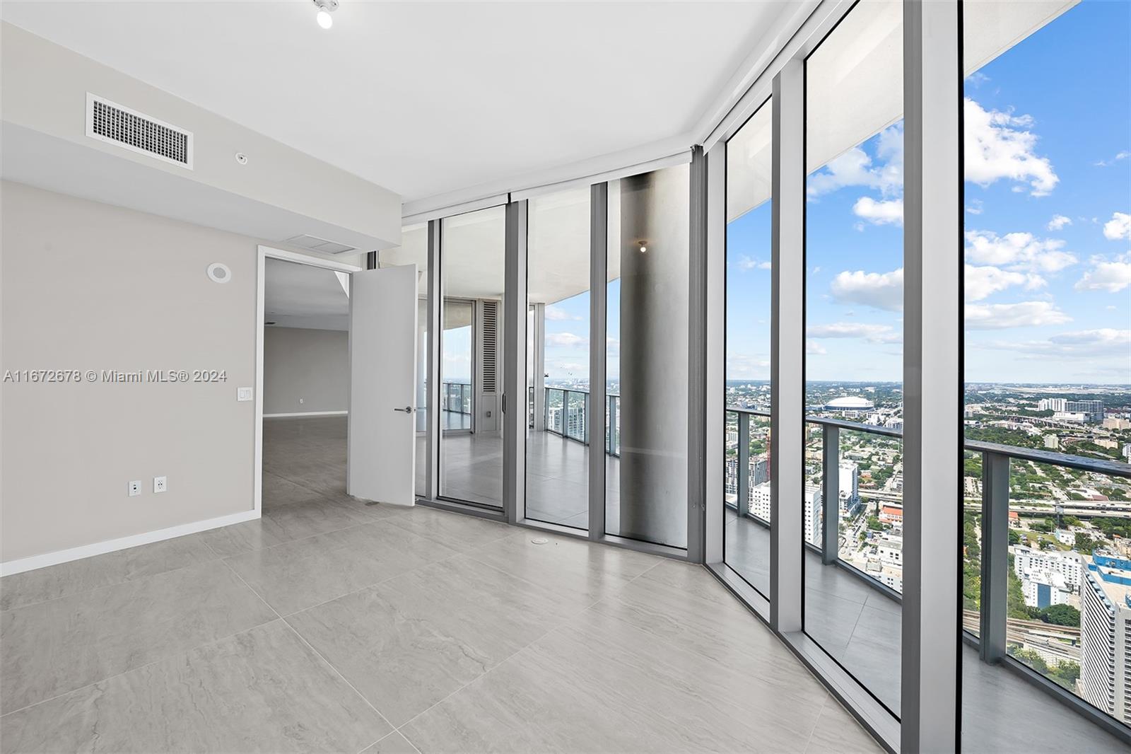 PARAMOUNT MIAMI WORLDCENT - Residential